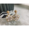 Boucles d'oreilles or, Fleur de satin