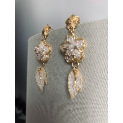 Boucles d'oreilles or, petite fleur de cristal